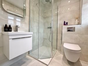 Photo 1- click for photo gallery